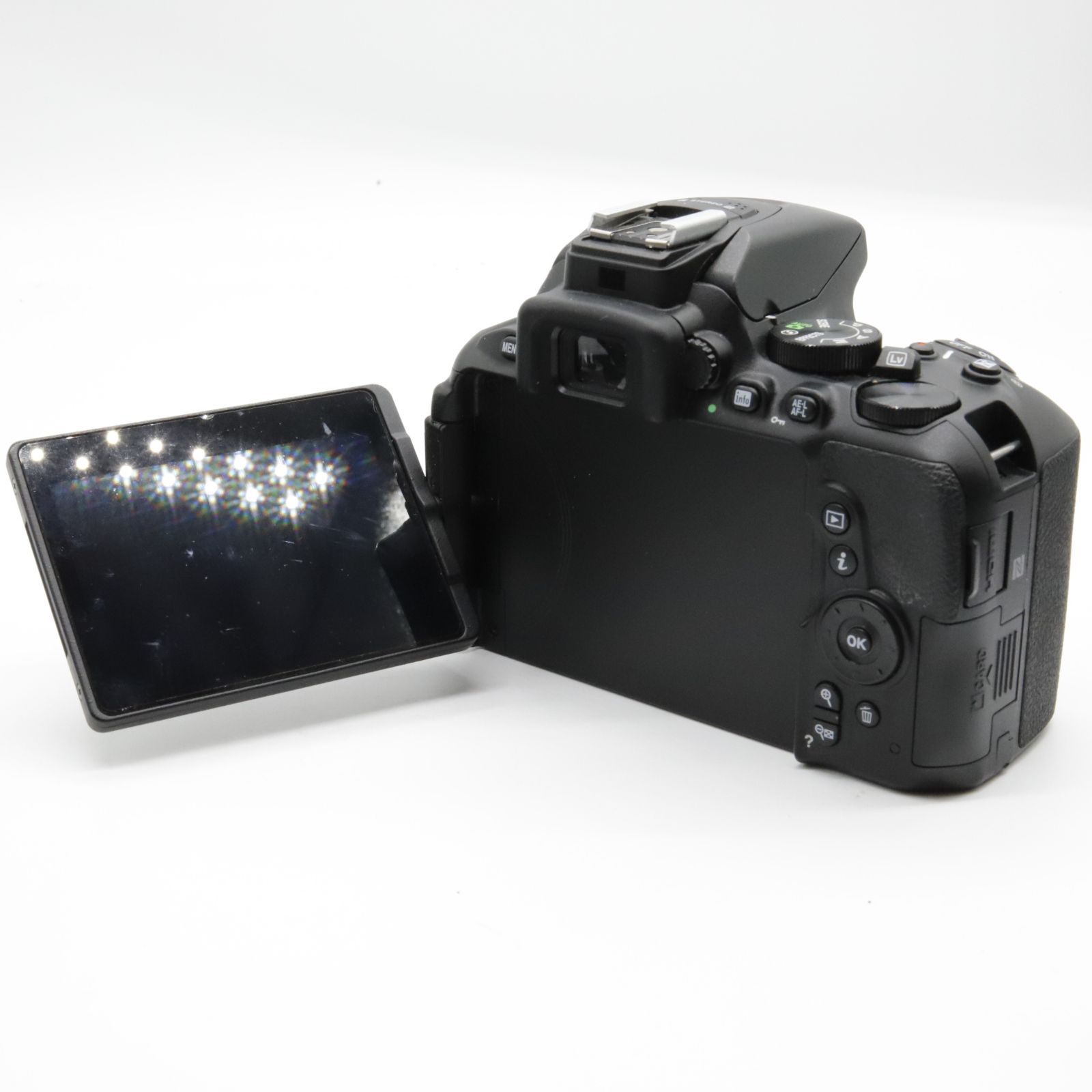 Nikon - 【シャッター回数1345回!】■ほぼ新品■ Nikon D5600 ボディー シャッター回数1345回!】□ほぼ新品□ Nikon D5600 ボディー