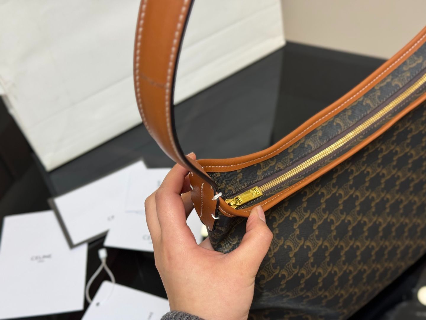 【CELINE】ホーボー パネリーバッグ Celine] ホーボーバッグ トリオンフデザイン | セリーヌ