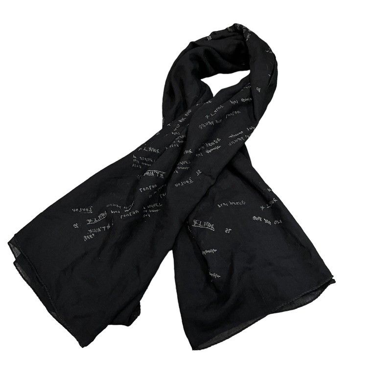 Saint Laurent Paris ウールガーゼメッセージプリント大判スカーフ ストール Archive アーカイブ サンローランパリ メンズ Saint Laurent Paris ウールガーゼメッセージプリント大判スカーフ