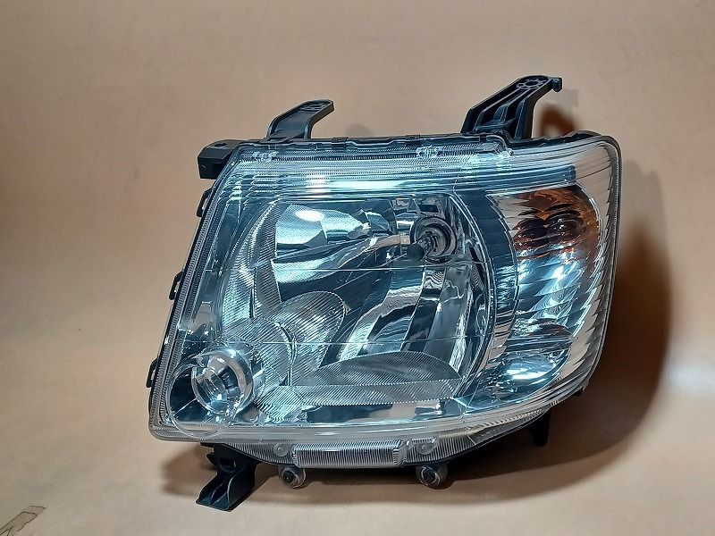 コーティング済 eKワゴン H81W 左ヘッドランプ ヘッドライト G 4WD オートモーティブ ライティング LE04C6119 8301A711 Y11