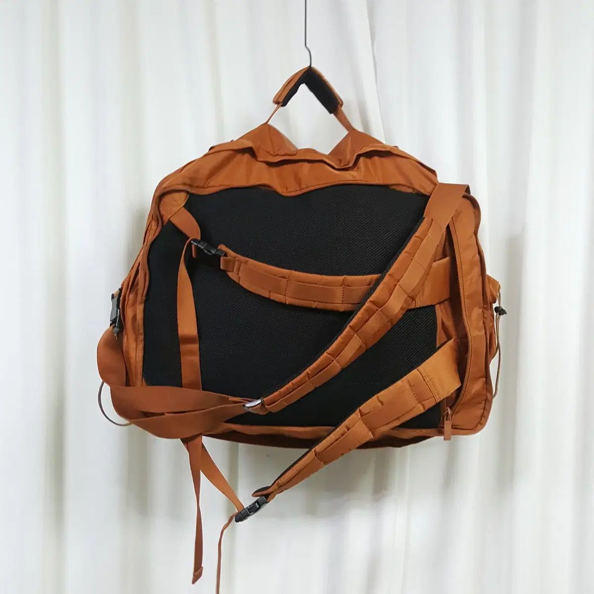 MANDARINA DUCK