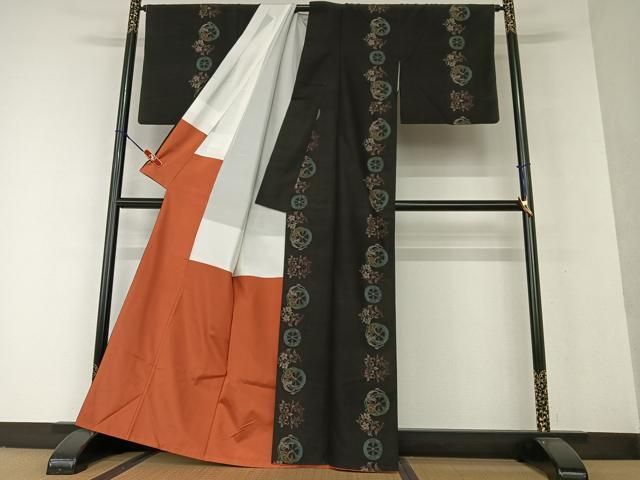 平和屋着物●本場大島紬　カタス9マルキ　舞桜文　地空き　黒地　正絹　逸品　AAAY0016zg 平和屋着物○本場大島紬 カタス9マルキ 地空 源氏車花文 黒地 正絹