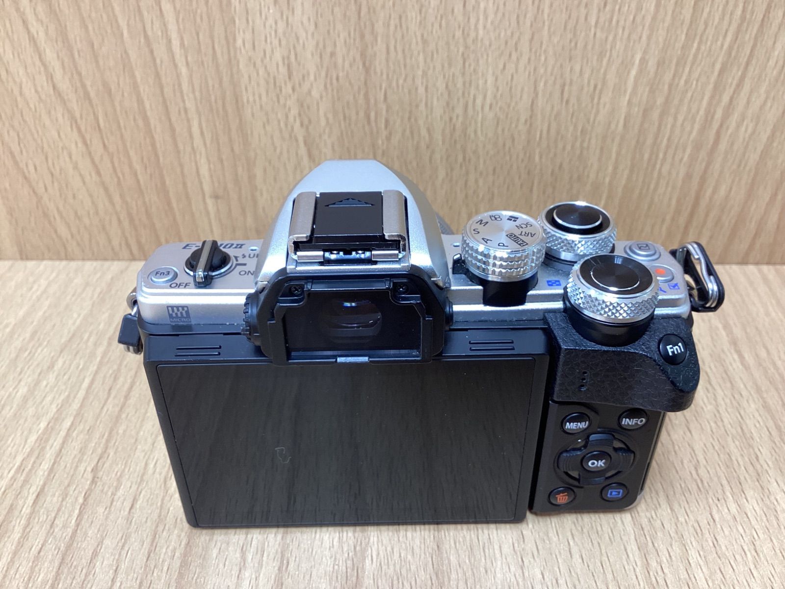 ジャンク OLYMPUS OM-D E-M10 Mark II EZ ダブルズームキット N4435561