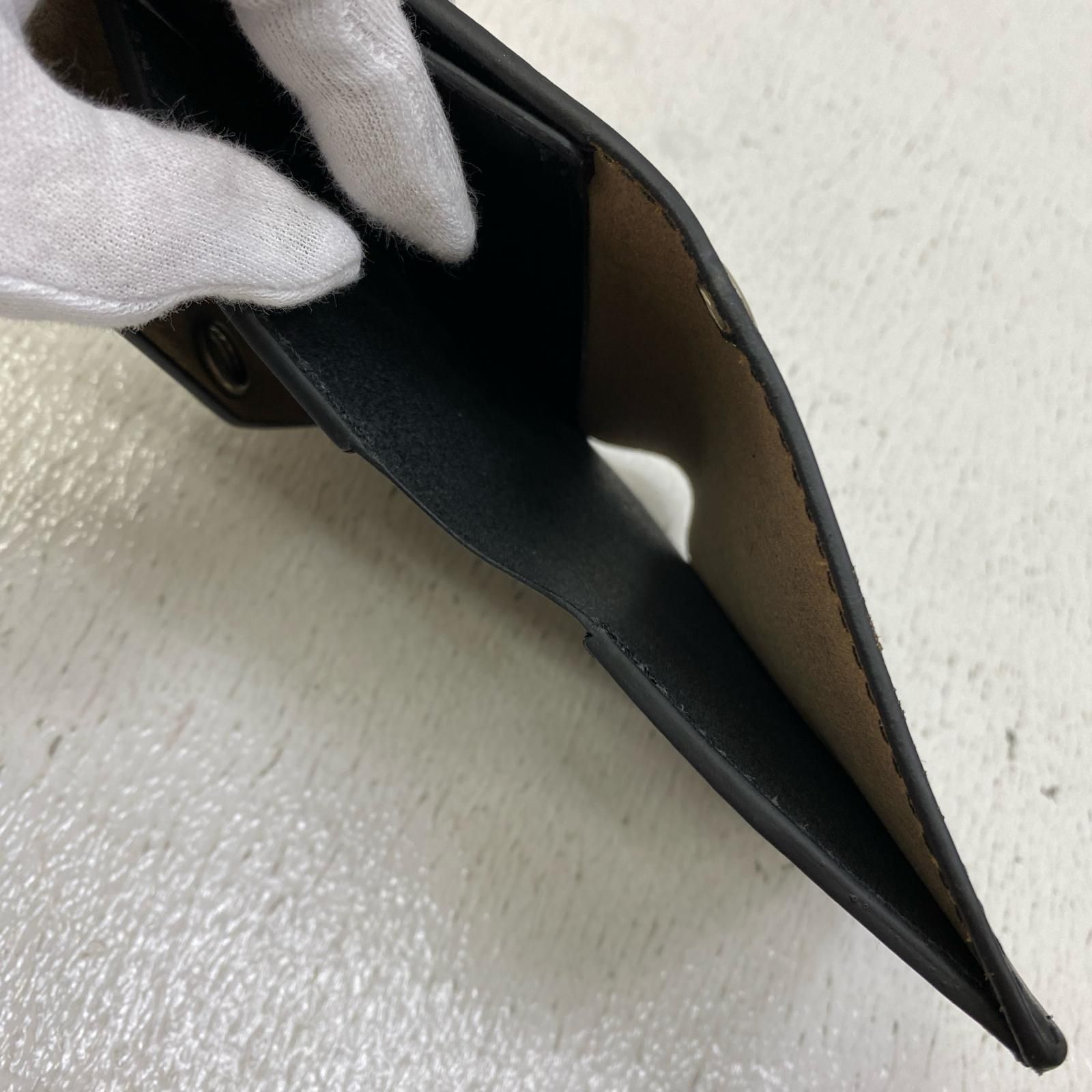 二つ折り財布 メタル