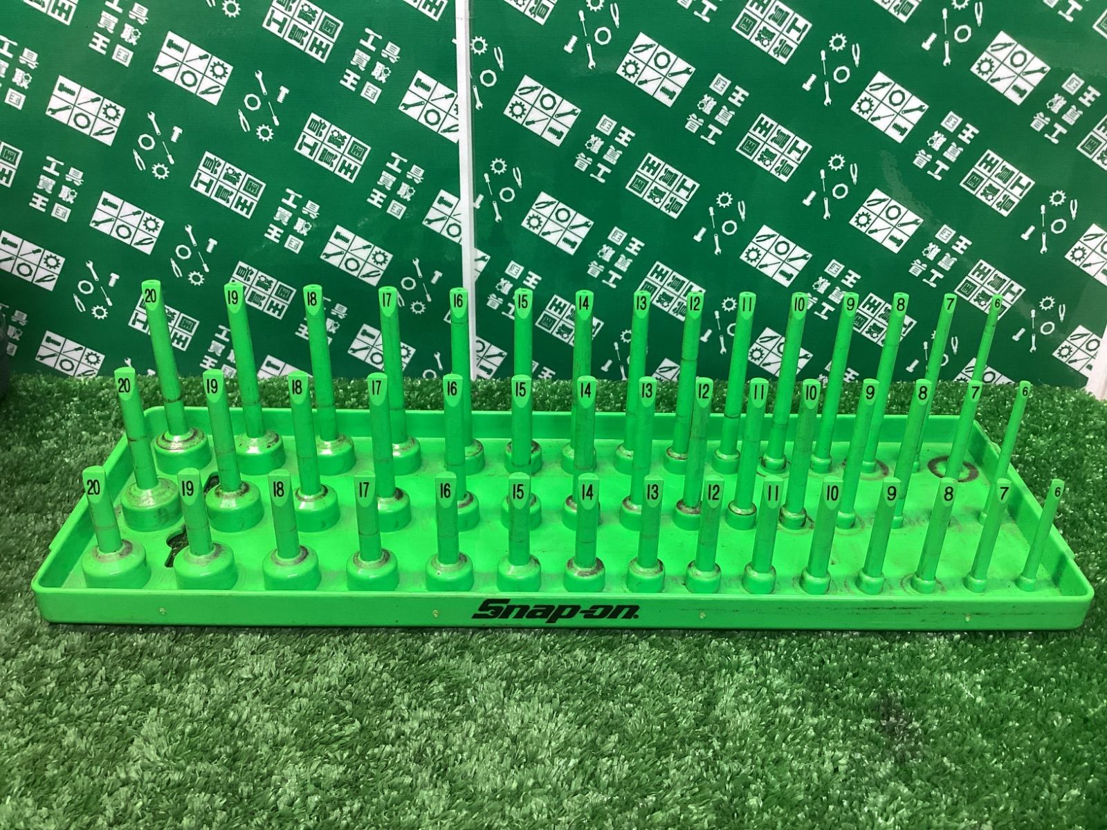 Snap-on 3/8インチ 3連 ソケットホルダー (グリーン) KA383METGN Snap-on 3/8インチ 3連 ソケットホルダー (グリーン) KA383METGN