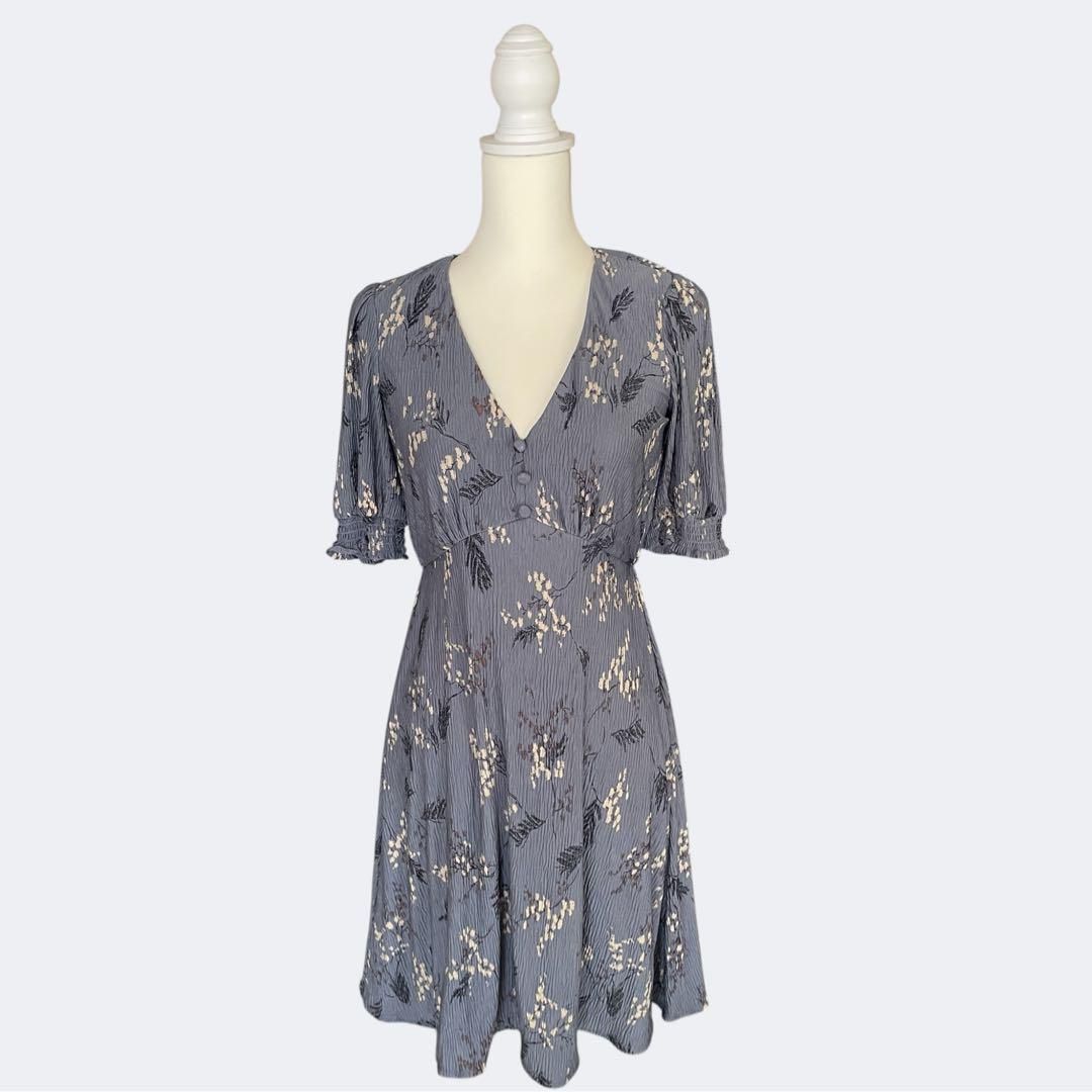 ◆DUSKダスク旅行にも最適シワにならないブルーグレー花柄フ ワンピースM