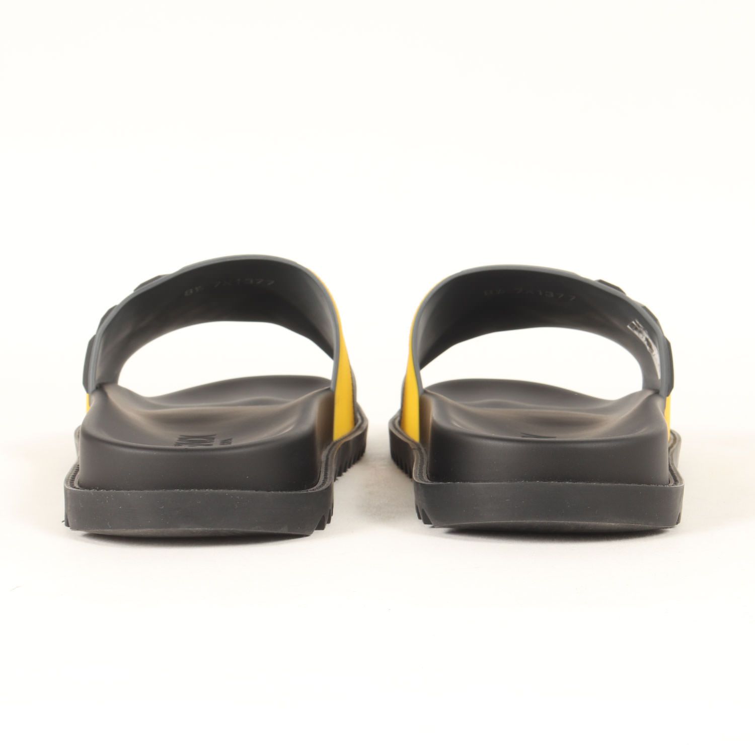 美品　FENDI サンダル FENDI フェンディ サンダル BAGUETTE バゲット レザー スライド