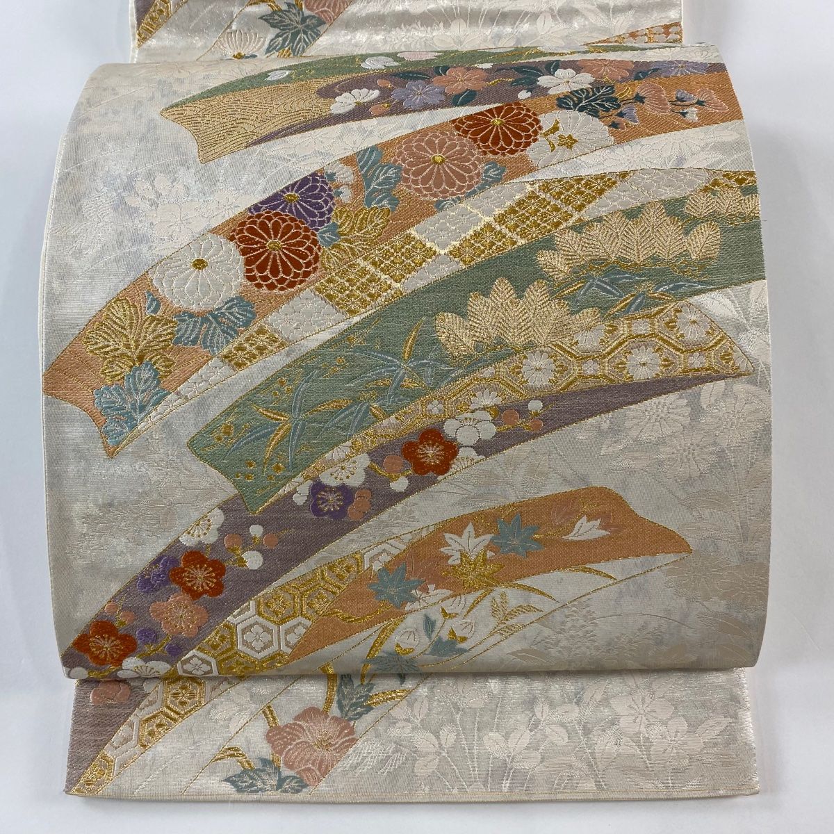 袋帯 秀品 蔓帯 松竹梅 金糸 刺繍 薄オレンジ 六通 正絹