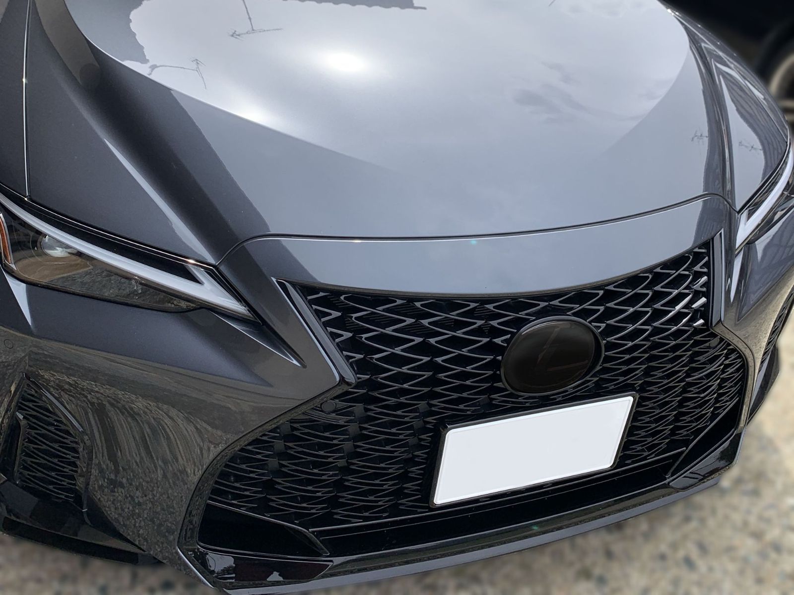 Tint+カット済 IS 30系 III型 後期 エンブレム スモークフィルム(ブラックスモーク5％ 前後セット) IS レクサスIS is IS300h/IS300/IS350/IS500 ASE30/GSE31/AVE30/AVE35/USE30