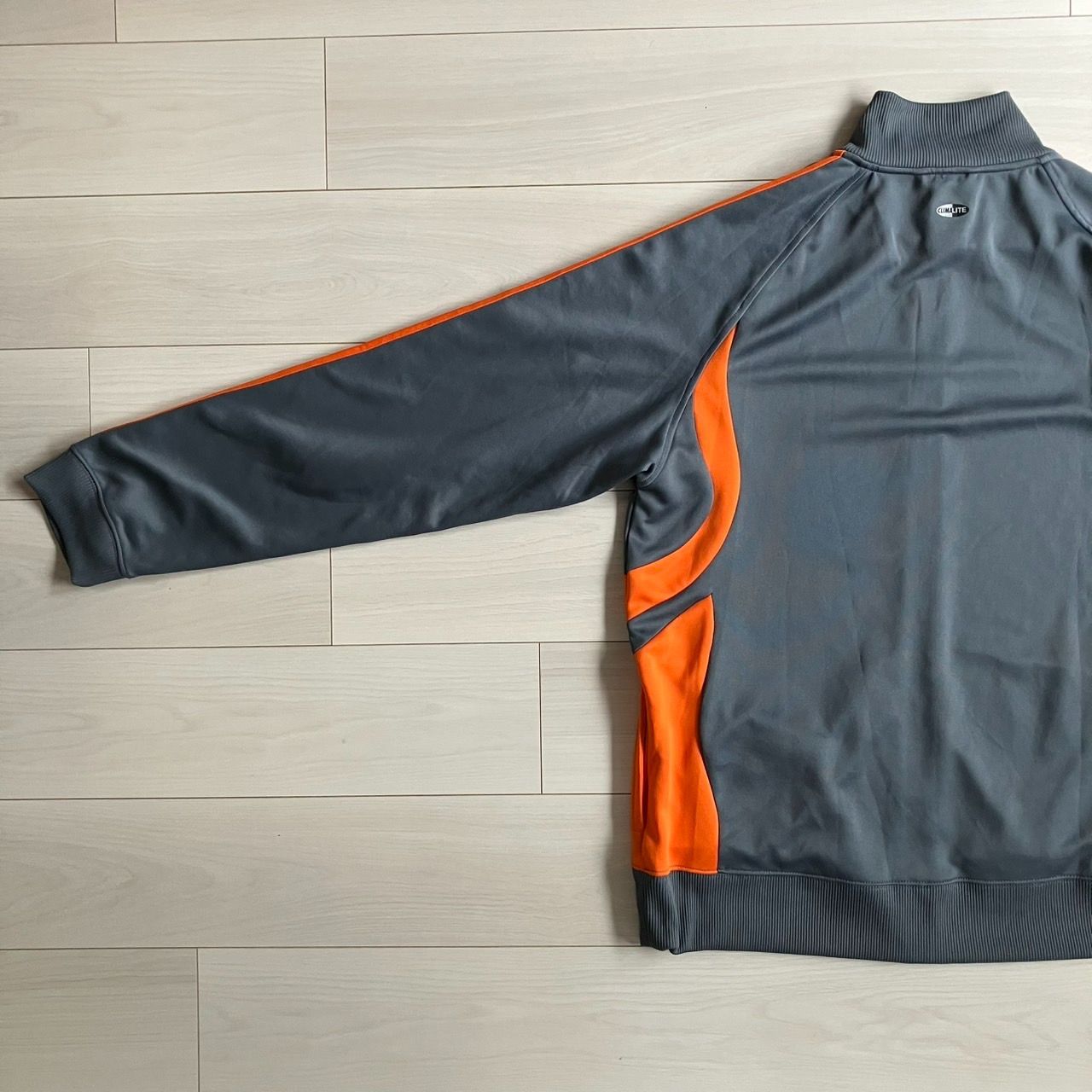 松村北斗 着用 adidas トラックジャケット L ジャージ グレー オレンジ