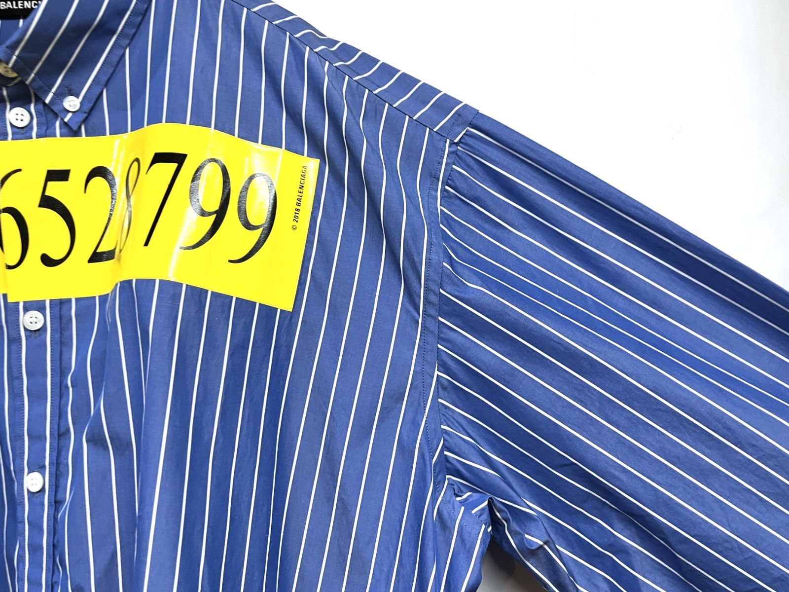 ボタンダウンシャツ