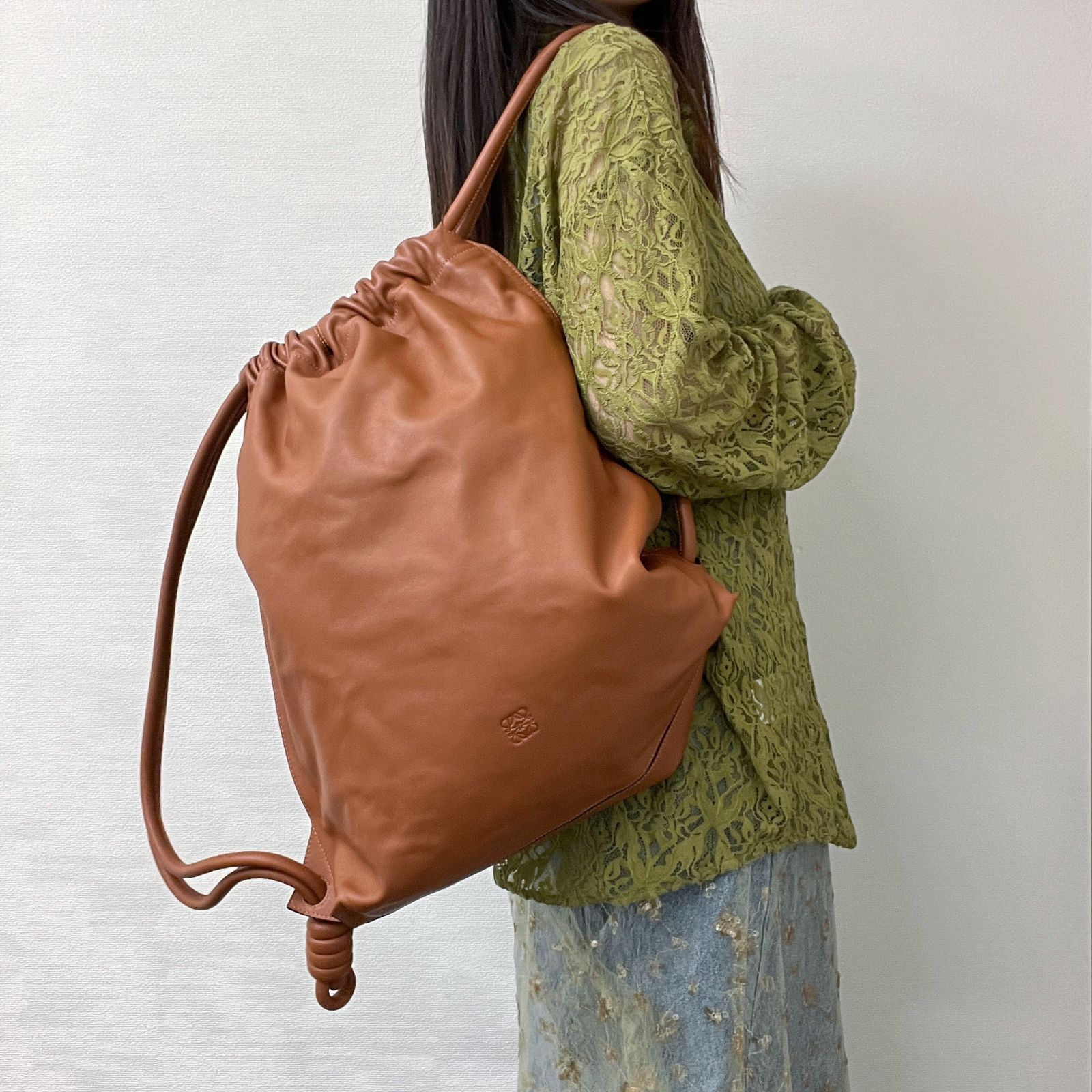 LOEWE ロエベ ヤゴ yago レザー 本革 レザーナップサック 巾着