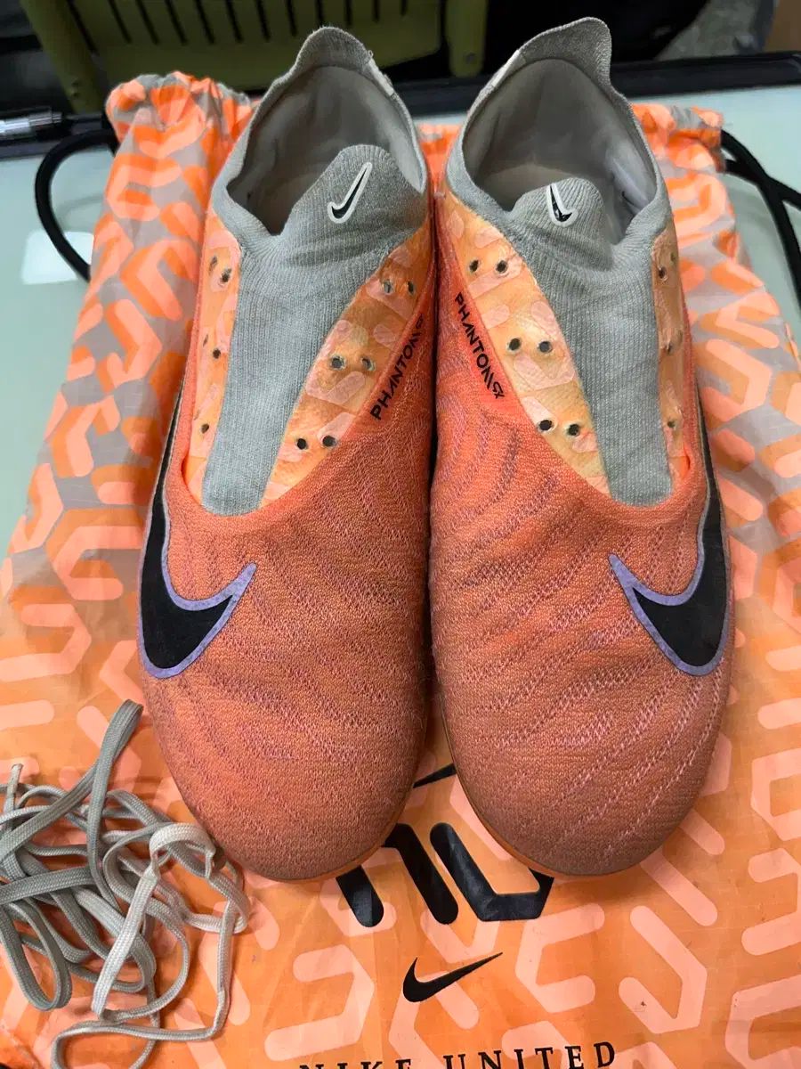 【雷市場（ポンジャン）商品韓国直送】 NIKE(ナイキ) ファントム gx fg270