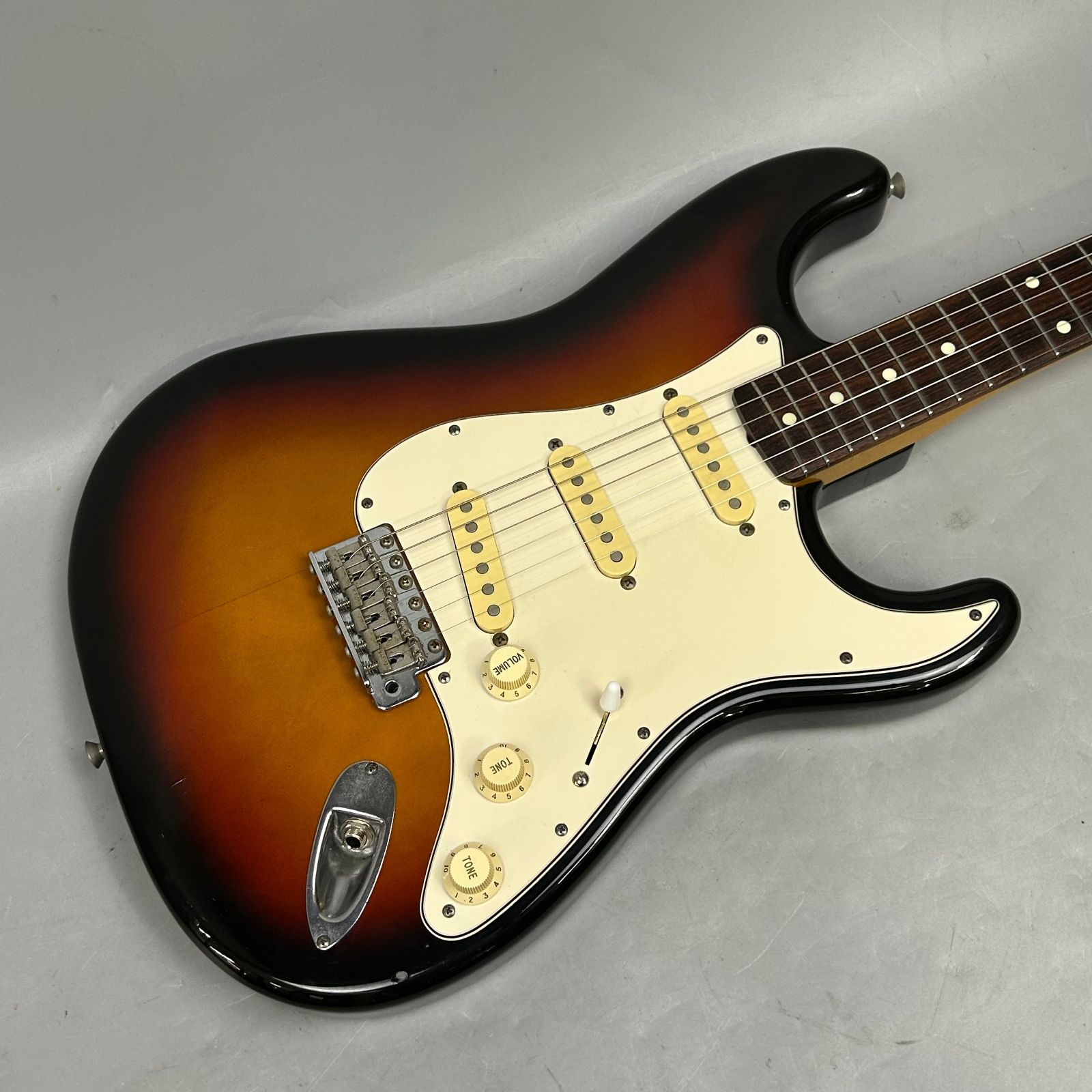 【美品】Fender Japan ST-62 フジゲン製　1993〜1994年 Fender Japan ST62-53 3TS 1993年～1994年フジゲン製 - メルカリ