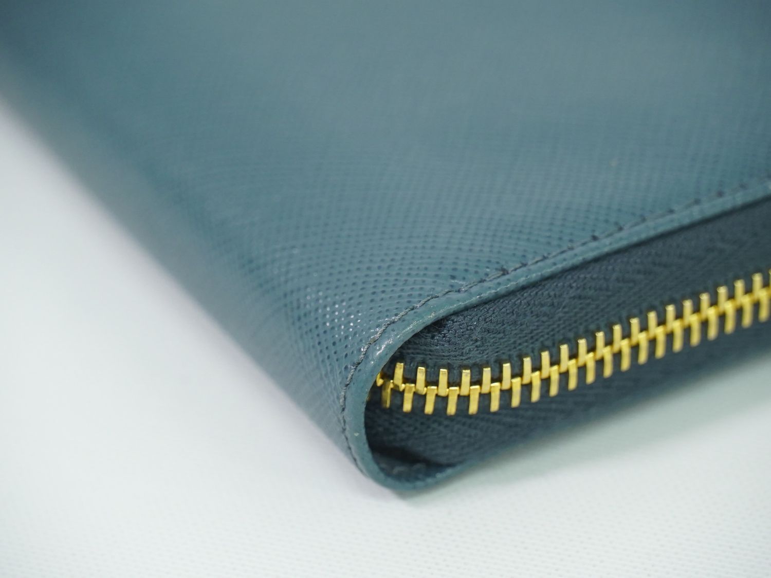 本物 プラダ PRADA サフィアーノ レザー ラウンドファスナー 長財布  