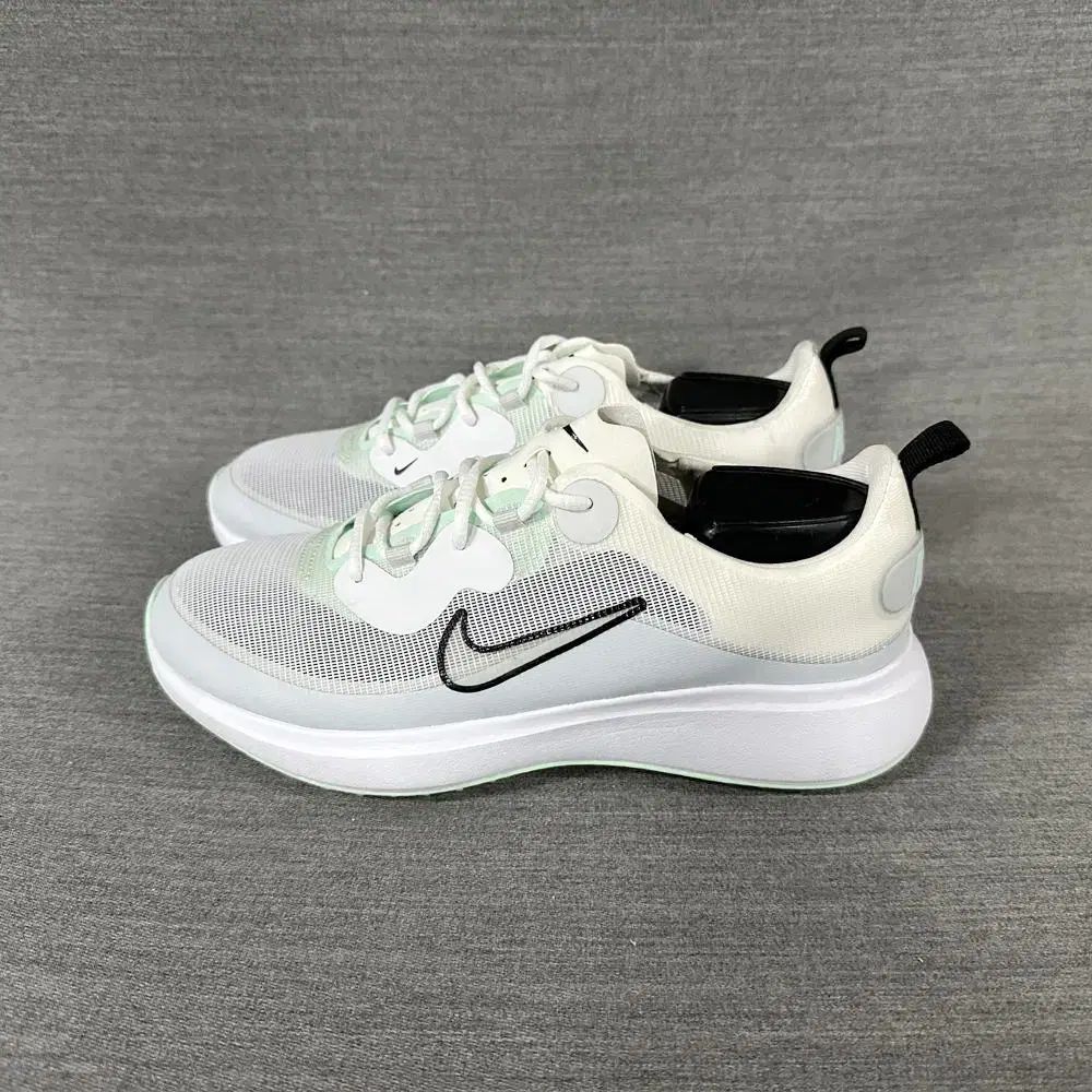 NIKE ナイキ サマーライト ゴルフシューズ レディース 235mm s681 ベストコンディション