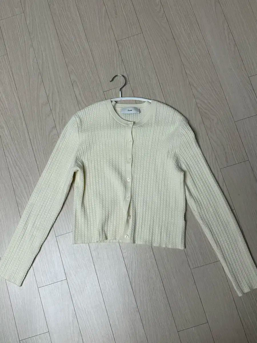 ダンスト ケーブル編み ニット カーディガン アイボリー