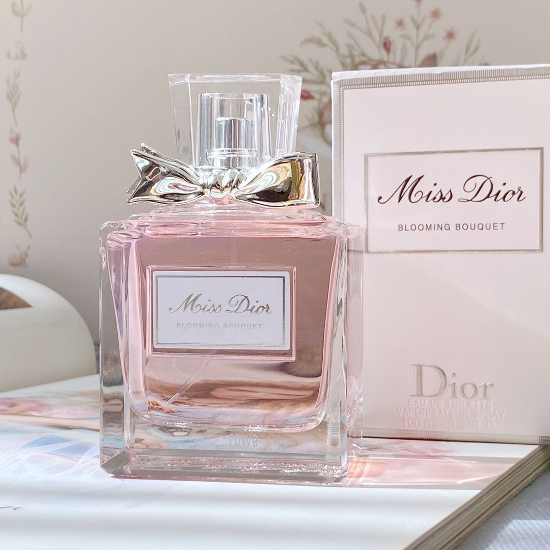 香水ミスディオールMiss Dior Blooming Bouquet
