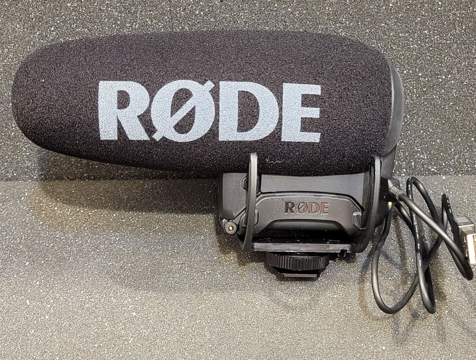 RODE VideoMic Pro+ ショット ガン マイク 付属品付き 〓 【公式通販】