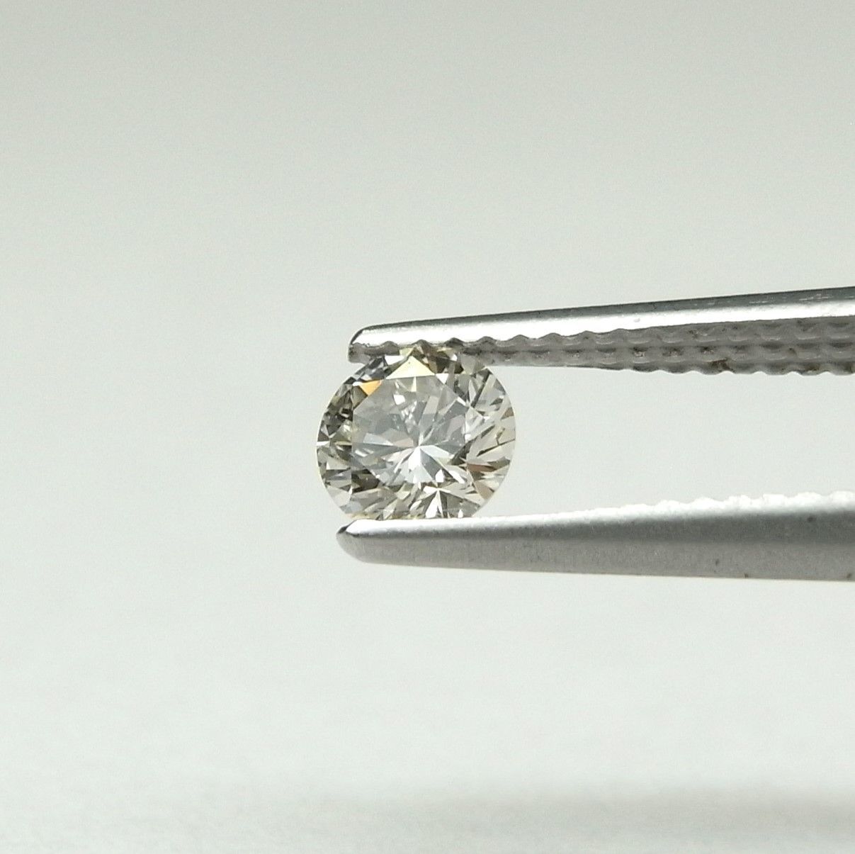 新品：グレー ダイヤモンド 0.10ct Jカラー ラボグロウン