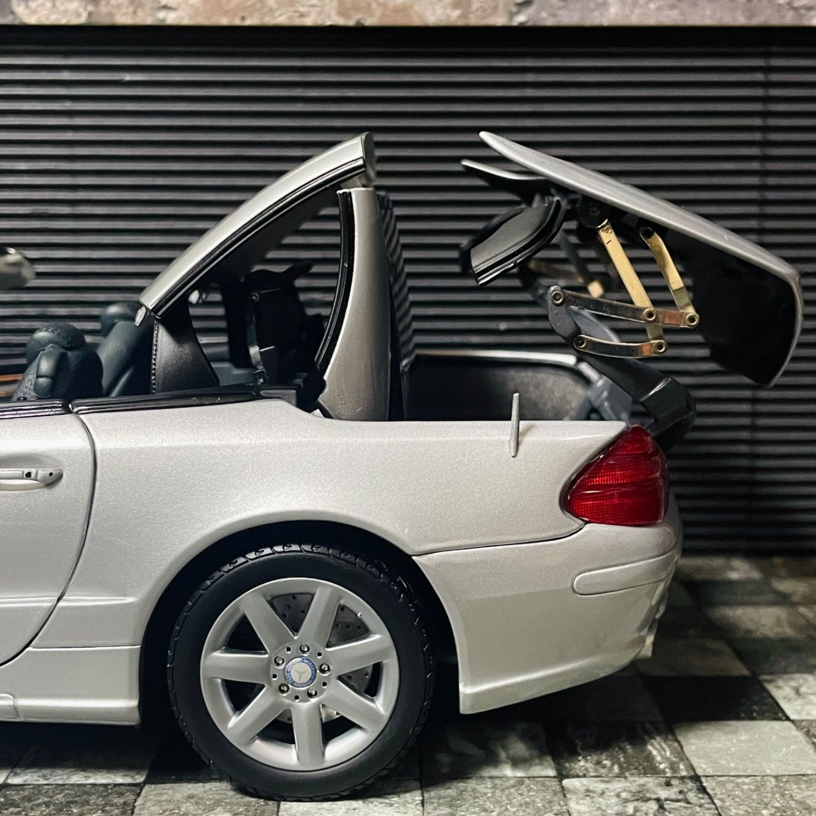 ディーラー特注 1/18 PMA メルセデス・ベンツ SL500 (R230) 2001