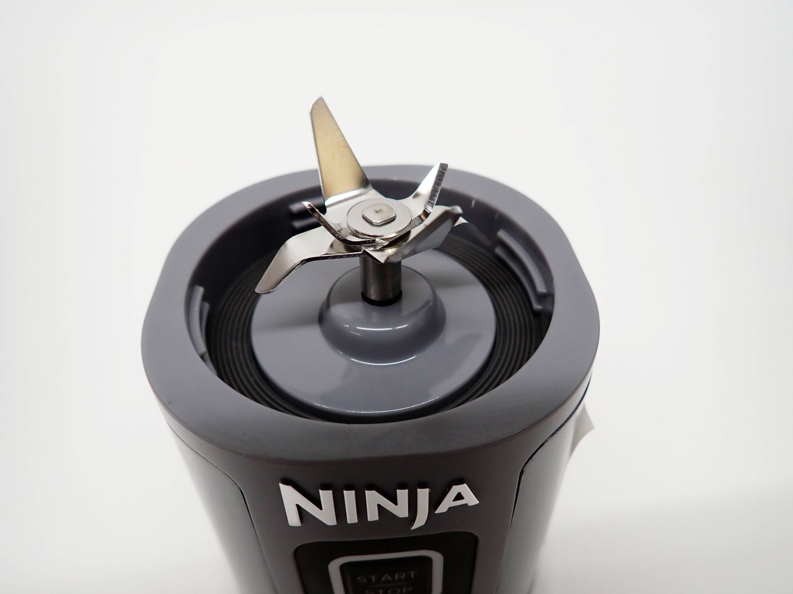 ニンジャ ブラスト コードレスミキサー ブレンダー BC155JGY 欠
