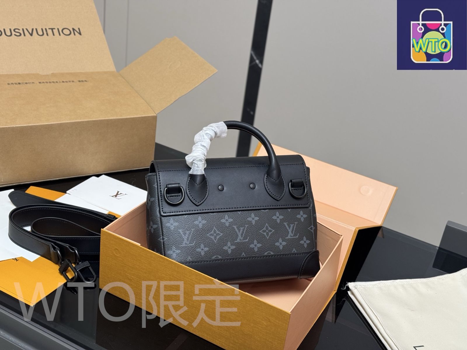 今日特価】Louis Vuitton Men's Steamer Messenger Bag・ルイ