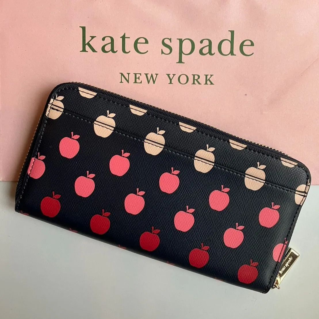 ケイトスペード（kate spade） 長財布 りんご　日本未発売　直営店