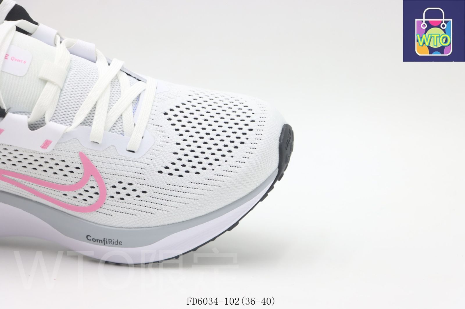 Nike ランニングシューズ ホワイト/ピンク　白　26.５センチメートル NIKE (ナイキ) ランニングシューズ メンズ SIZE 26.5cm ホワイト