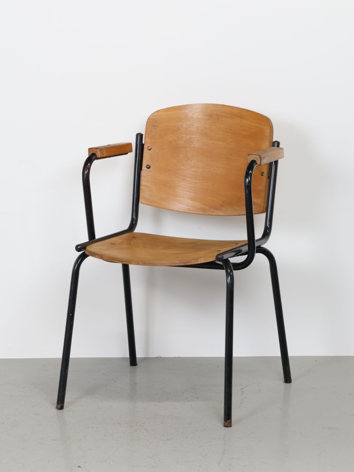 ヴィンテージ　スタッキング　スクールチェア　椅子　イギリス　トーネット　チェア ヴィンテージ スタッキング スクールチェア 椅子 イギリス トーネット