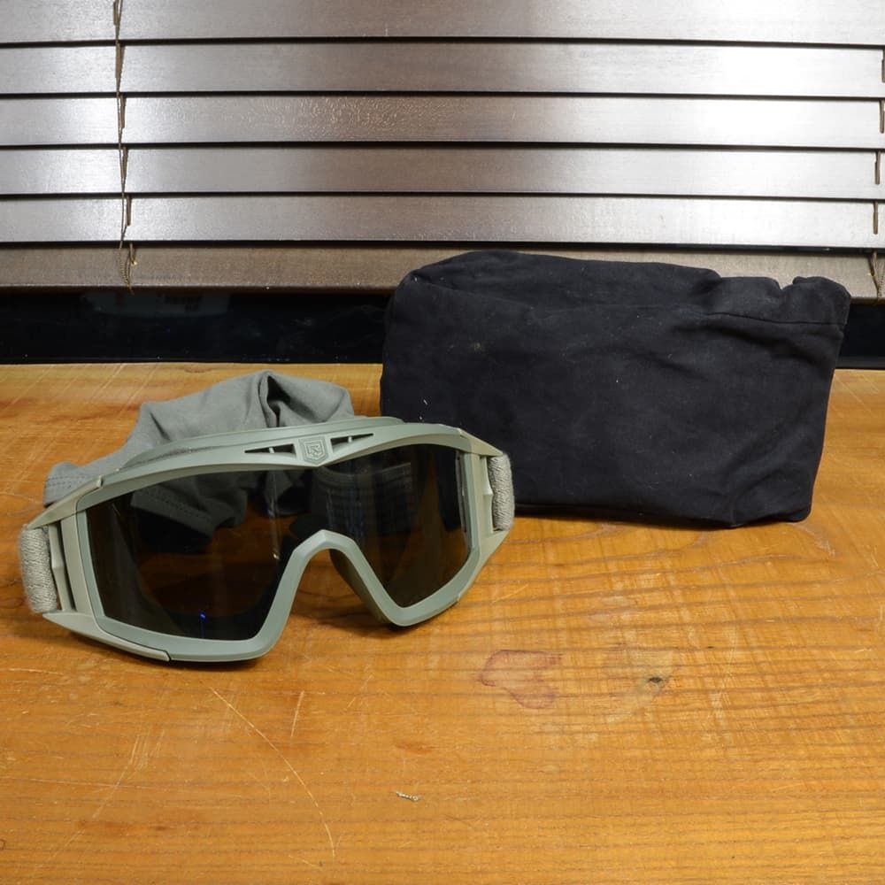 送料込み　未使用品　米軍　REVISION　リビジョン　サングラス 未使用品 REVISION マルチカム ゴーグル 送料無料 53サイズReVision