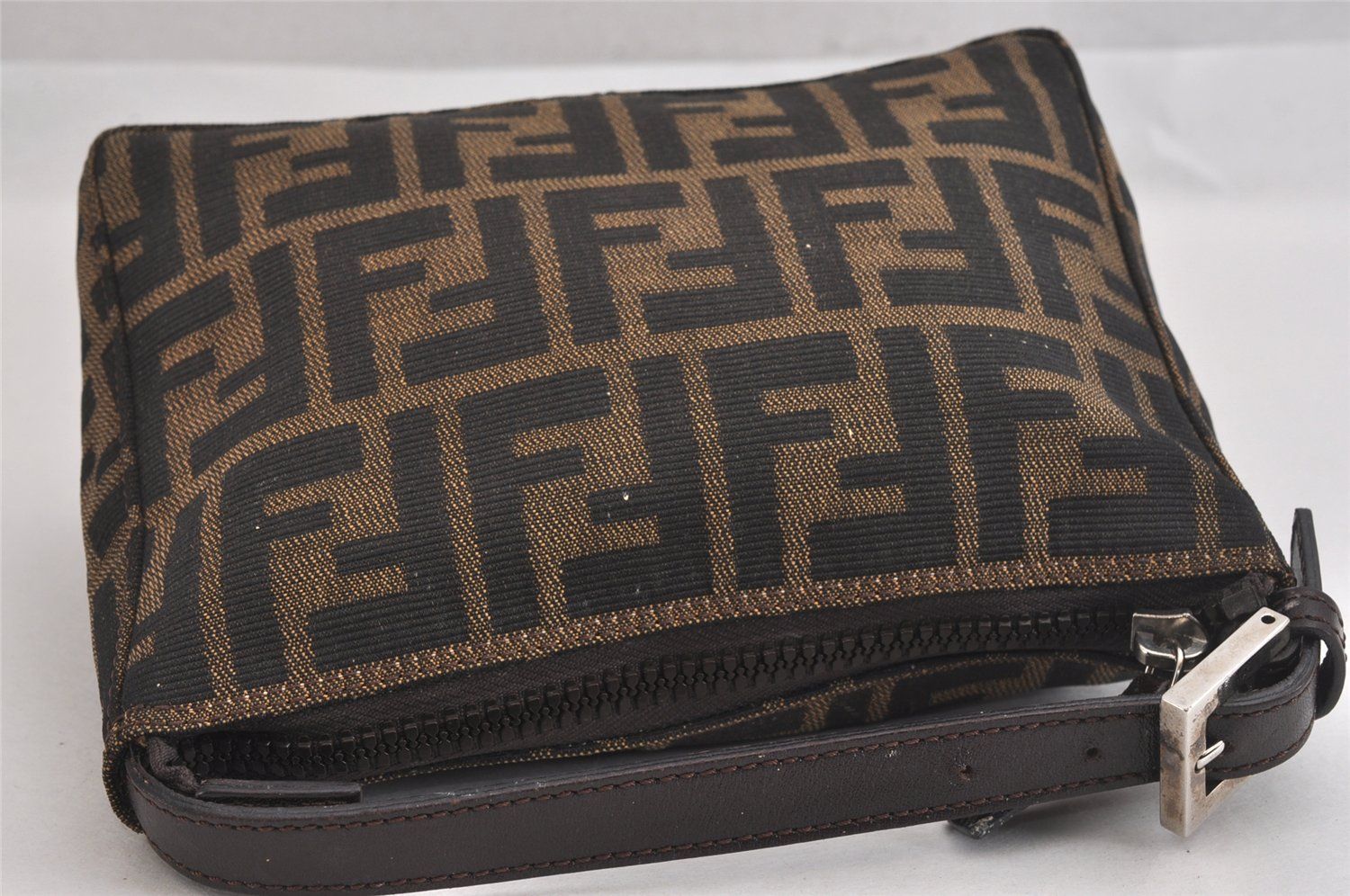 FENDI フェンディ