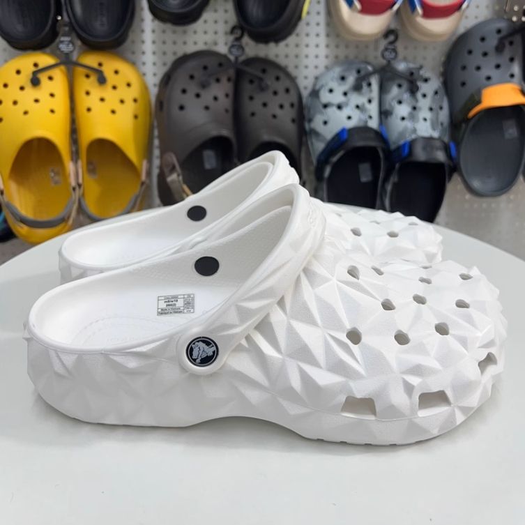 crocs  クロックス  クラシック ジオメトリック クロッグ サンダル  男女兼用 40~45サイズ  ホワイト