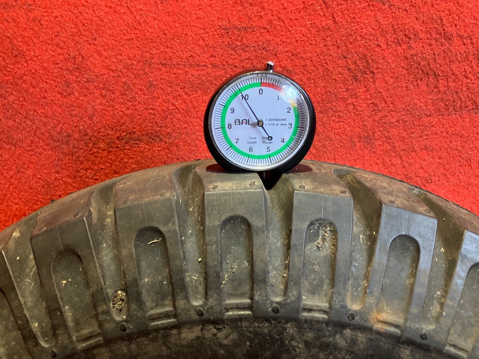 フォークリフトタイヤ 6.00-9