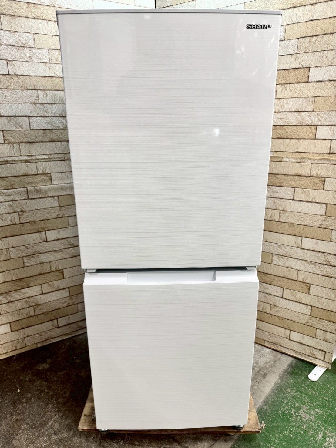 大阪送料無料★3か月保障付★冷蔵庫★シャープ★2ドア★SJ-D15H★SR-87 大阪送料無料☆3か月保障付き☆冷蔵庫☆シャープ☆2ドア☆2021年☆SJ