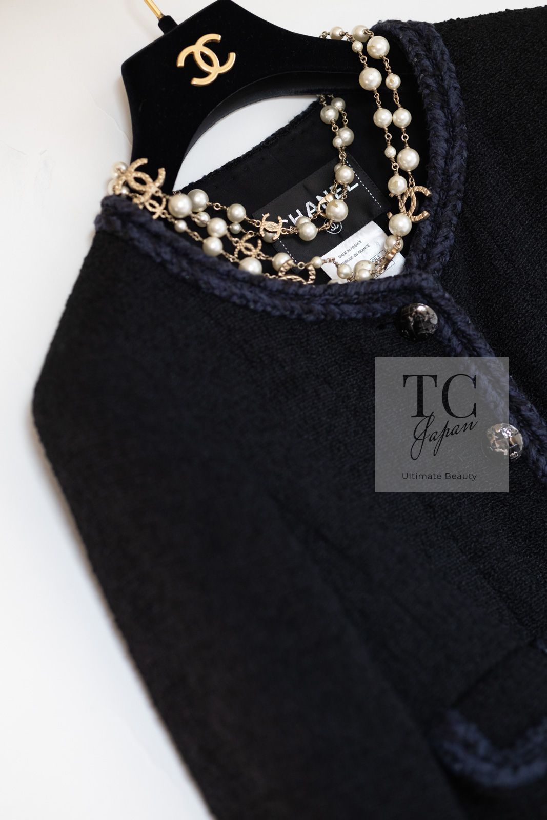 CHANEL 100万円 レザージャケット シャネル ブラック CHANEL シャネル ブレザー ジャケット 100万 ブラック ビジュー