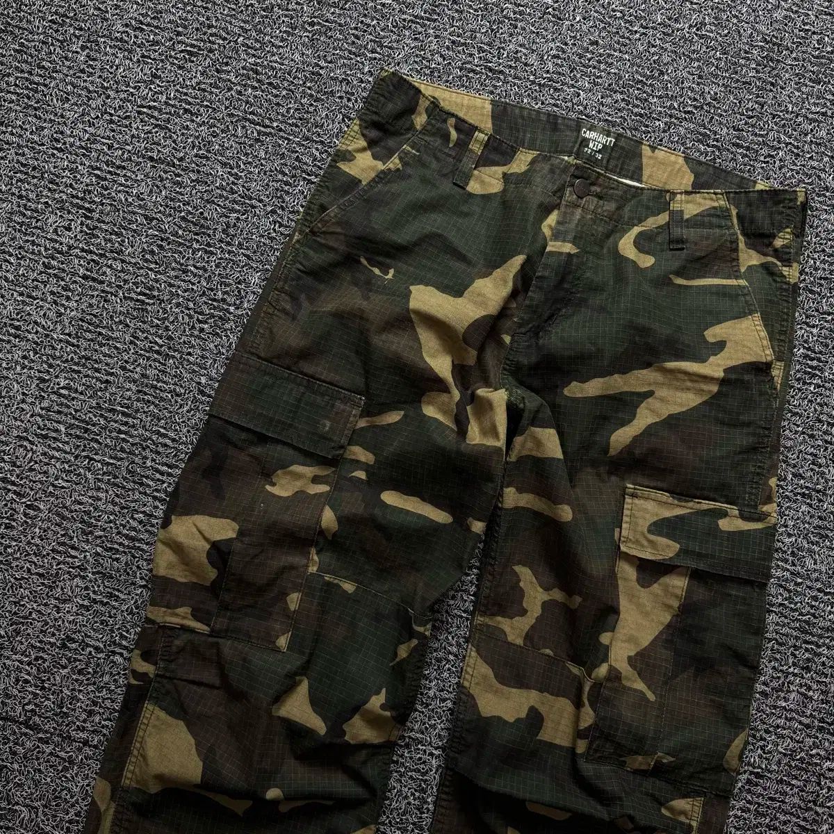 Carhartt(カーハート) wip 迷彩 カーゴパンツ