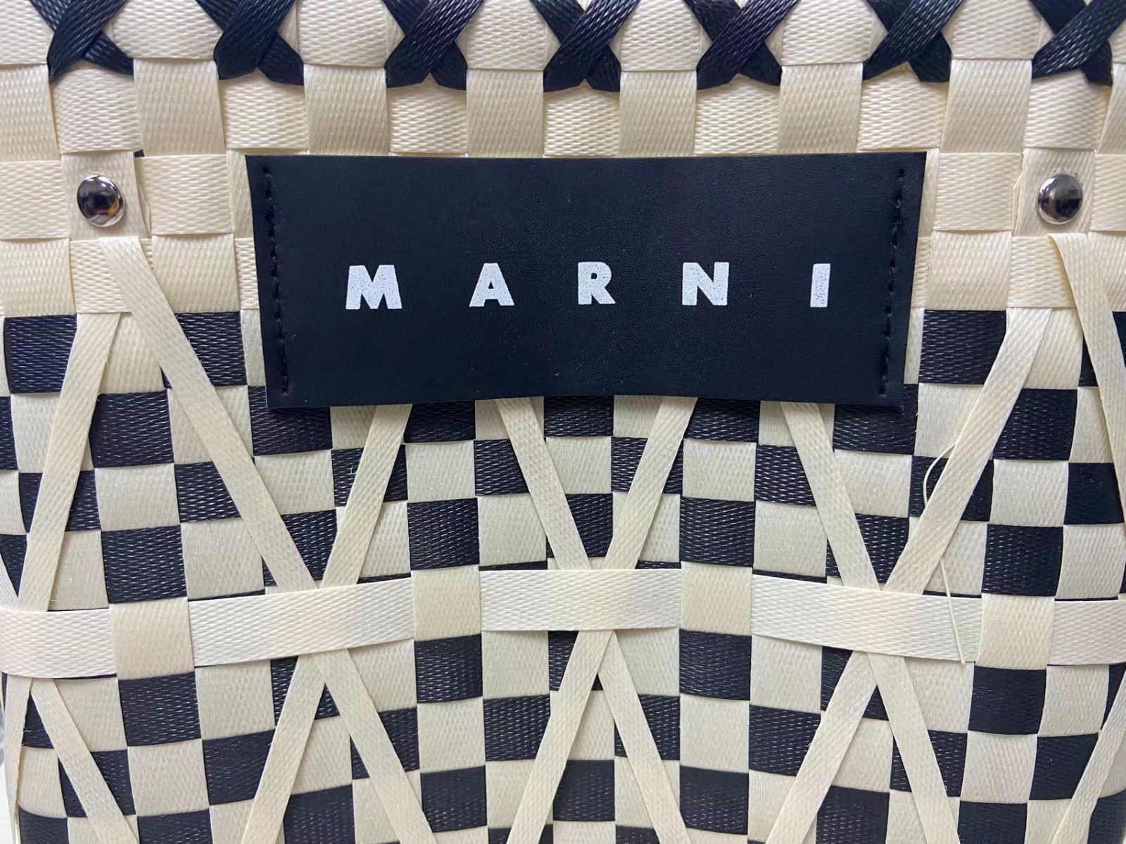 22SS 最新作 MARNI マルニ スクランブルバッグ アイボリー - メルカリ