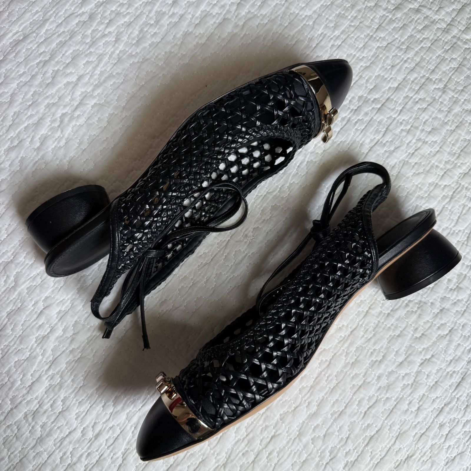 極美品 SalvatoreFerragamo サルヴァトーレフェラガモ ヴァラ