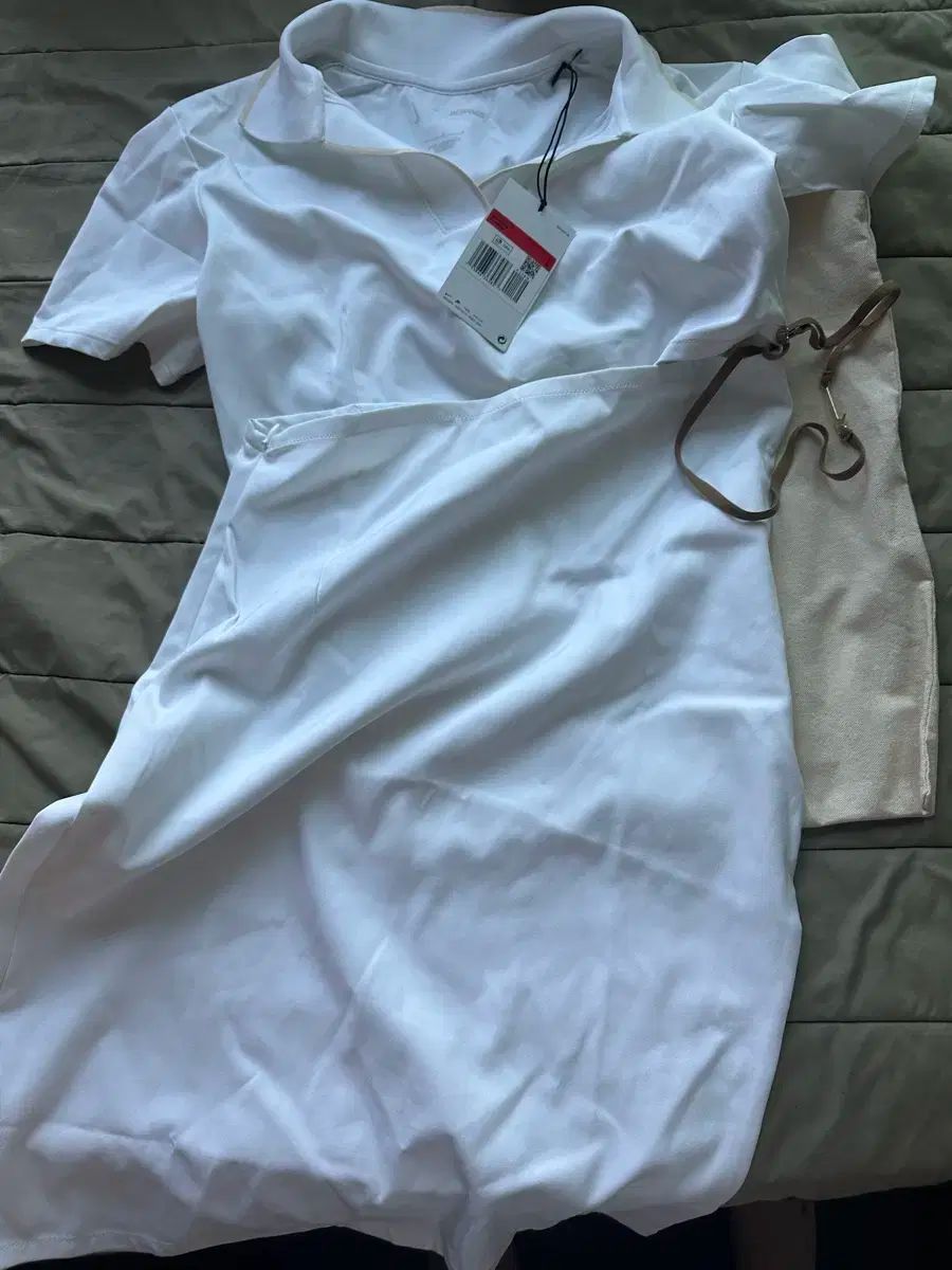 JACQUEMUS ジャックムス NIKE ナイキ ワンピース 白 l