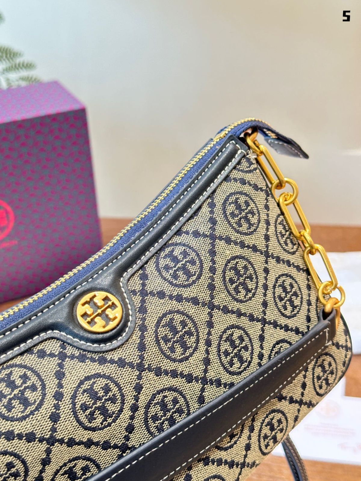 トリーバーチ ネイビー 23.5 今日特価】Chic Tory Burch チックトーリーバーチ モノグラム