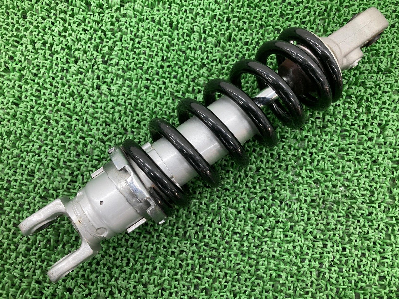 XSR900 リアサスペンション ヤマハ 純正 バイク 部品 RN46J RN56J 曲がり無し 品薄 希少品 リアショック 車検 Genuine 【中古】 42