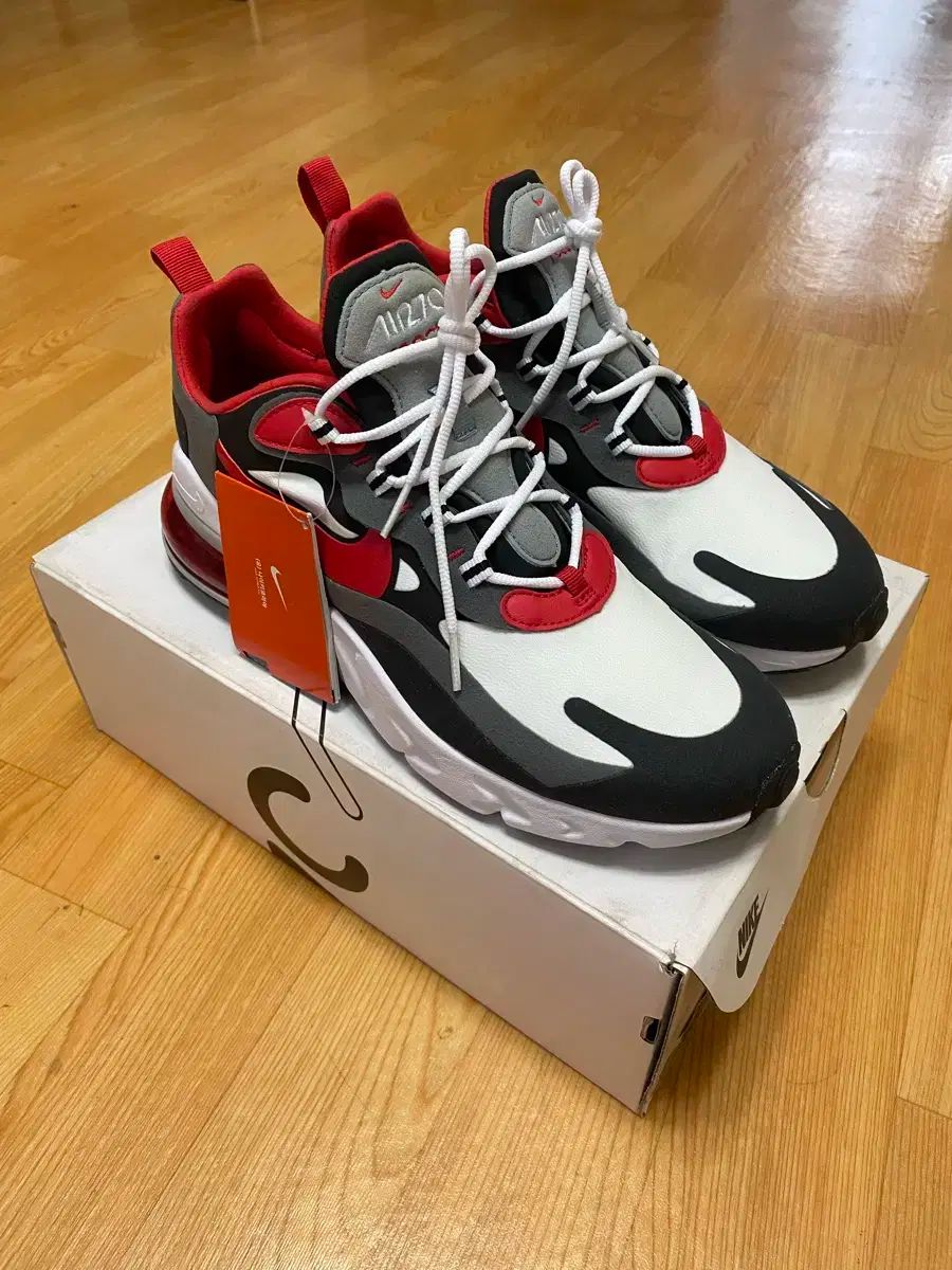 NIKE ナイキ エアマックス 270 リアクト ユニバーシティー レッド 黒 275