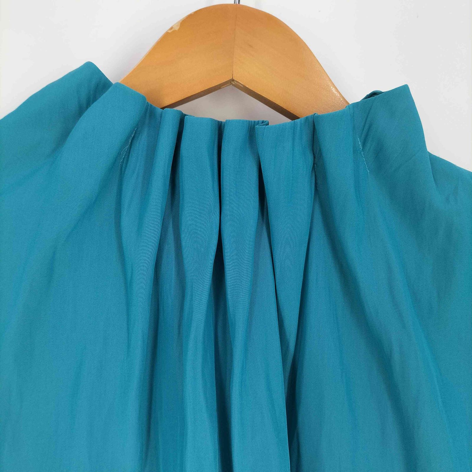 USED古着(ユーズドフルギ) {{SORIN}}23AW Lame Tulle Balloon Bare 中古 古着 0508 ユーズドフルギ USED古着 ギャザーネックボリュームブラウス