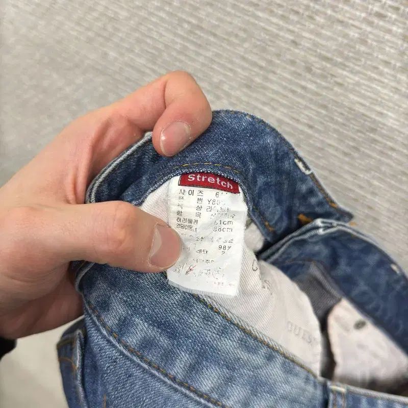 GUESS(ゲス) カジュアル ウォッシングデニム デニムパンツ デニム 28 インチ D11424