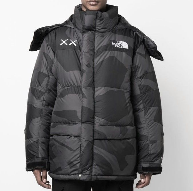 セール(SALE)開催中！ファッション通販 新品 THE 22AW カウズ ザ・ノースフェイス KAWS x FACE NORTH Mサイズ