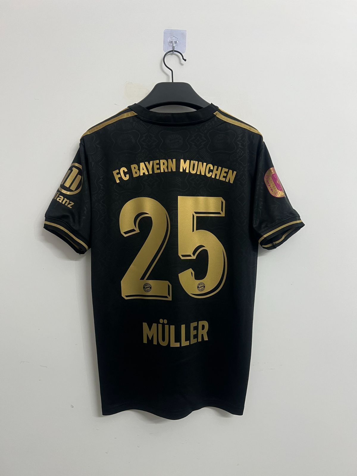 125周年記念FCバイエルン・ミュンヘン MÜLLER 25 番ユニフォーム S バイエルン125周年記念ユニフォームセット｜背番号9 ハリー
