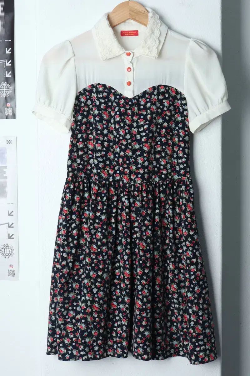 【美品】【近年モデル】【00】Vivienne Westwood 花柄ワンピース W ( XS ー S ) Vivienne Westwood(ヴィヴィアン・ウエストウッド