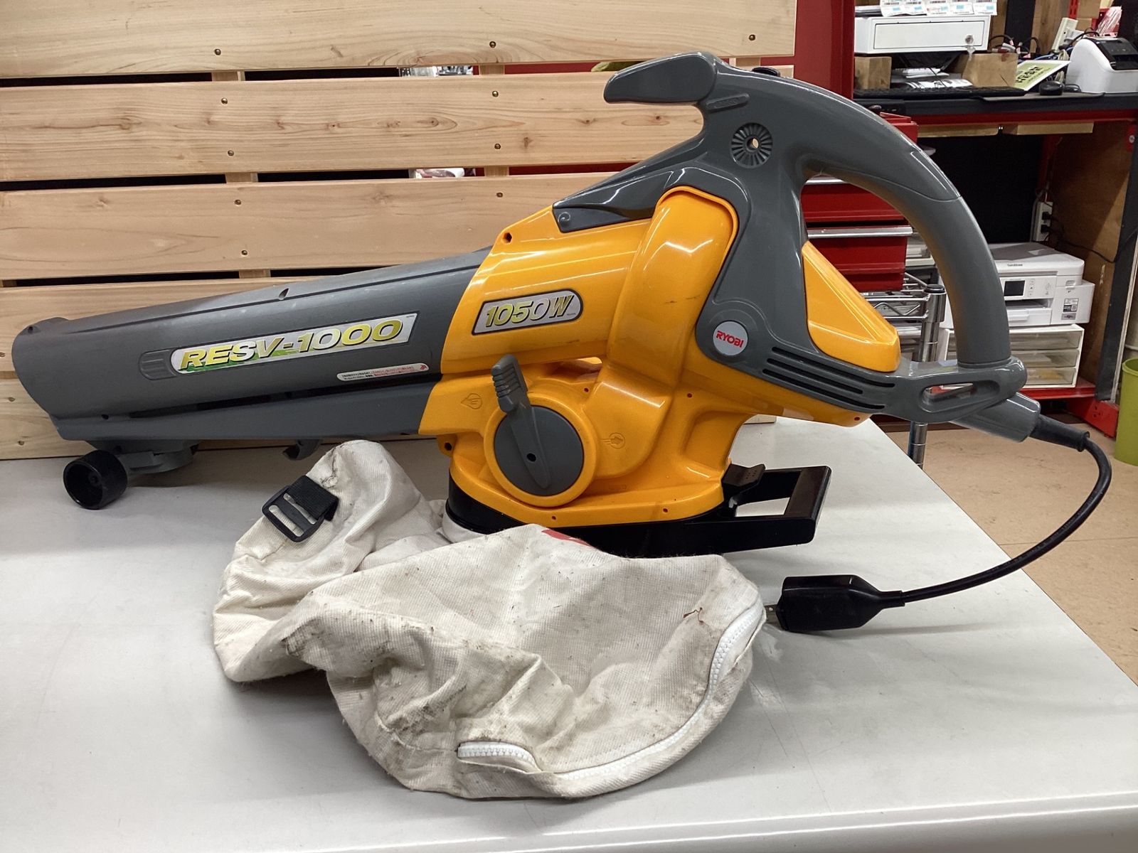 〇 リョービ(RYOBI) ブロワバキューム RESV-1000 697200A 【東大和店】