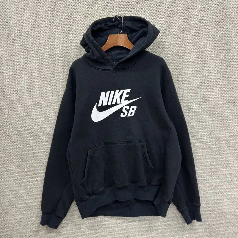 Nike(ナイキ） sb カジュアル 印刷ロゴ 裏起毛 フード付きTシャツ 105 D10795